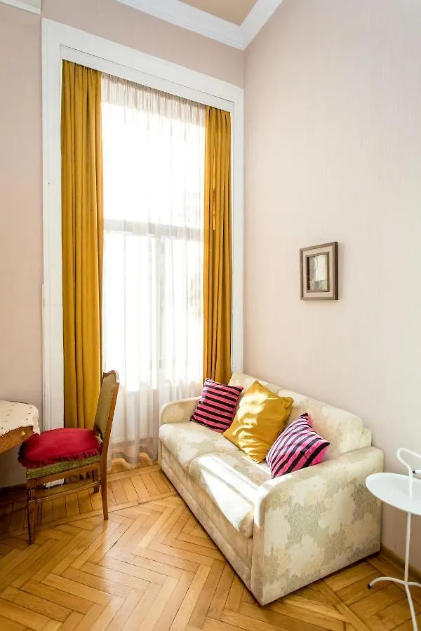 Hb Apartments Mari Brose Tbiliszi Grúzia